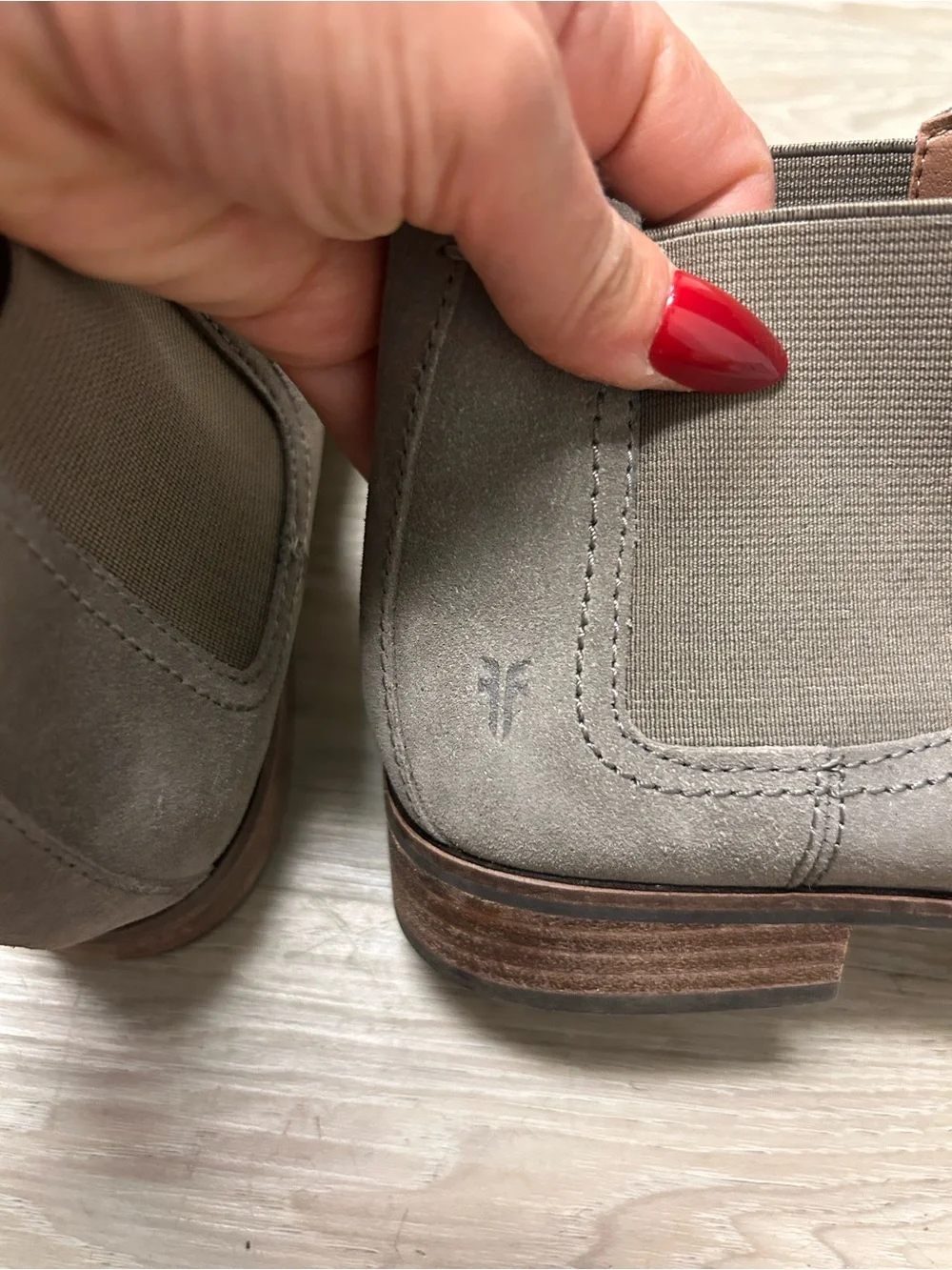 Frye Ankle Booties Chelsea Suede Women Sz 9M Taupe Pull On Boots Boho Minimalist